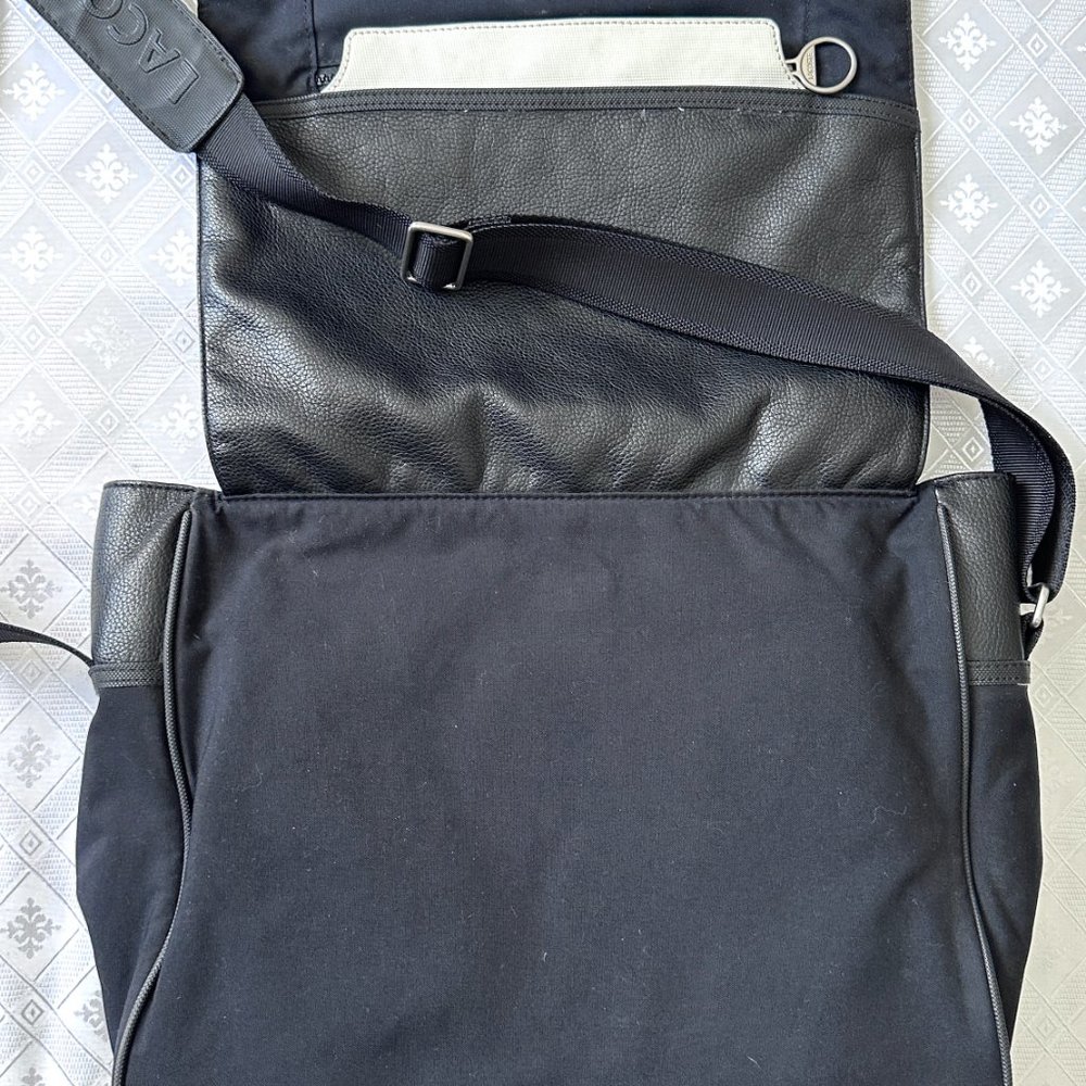 LACOSTE Black Nylon Logo signature Messenger Laptop shoulder bag - Picture 9 of 13
